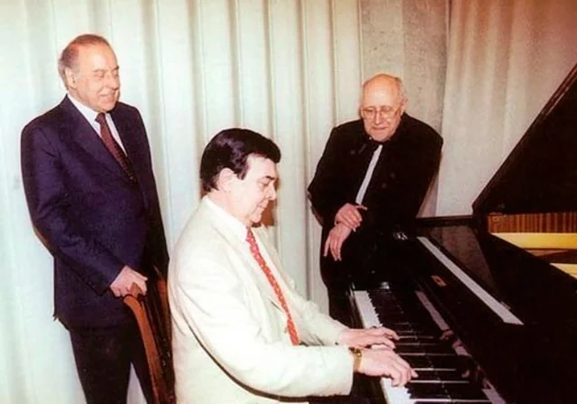 "Heydər Əliyev mədəniyyətlə yaşayan bir şəxsiyyət olub" - Sənət adamları ulu öndər haqqında danışdılar - FOTO