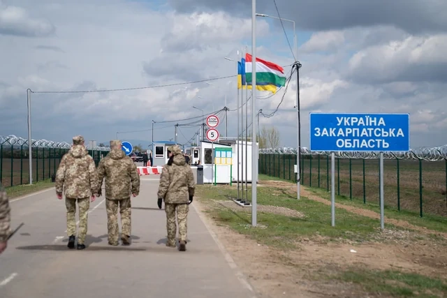 Macarıstan Ukrayna üçün niyə başağrısna çevrilib? - FOTO