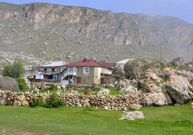 Kəndlərin boşalması və urbanizasiya: Bakının yükünü azaltmaq mümkündürmü?