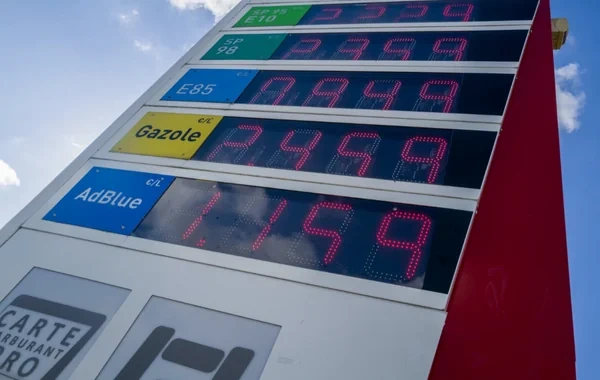 Fransada dizel yanacağının qiyməti rekord həddə çatıb