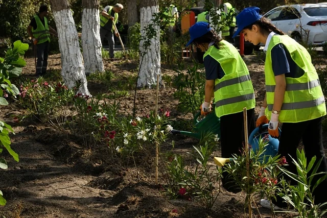 "Abşeron" sağlamlıq və istirahət mərkəzinin ərazisində abadlıq və yaşıllığın qorunması aksiyası keçirilib - FOTO