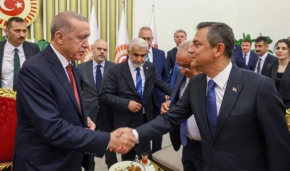 Özəl Ərdoğanı müdafiə etdi: Kim buna cəsarət edərsə... - Video