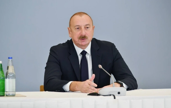 Prezident: "Biz Bakının tarixi memarlıq ansamblını dəyişdirə bilmərik"