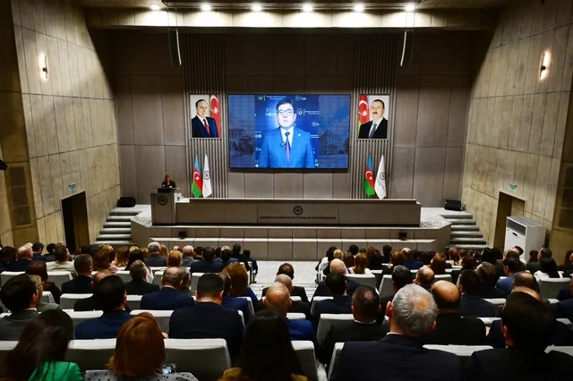 Azərbaycan həmkarlar ittifaqlarının yaradılmasının 121-ci ildönümü qeyd olunub - Foto