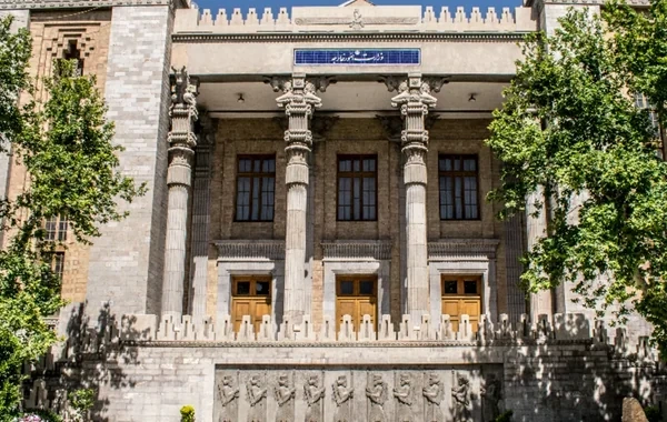 İran XİN rəhbəri qonşu ölkələrlə diplomatik təmasların davam etdiyini açıqlayıb