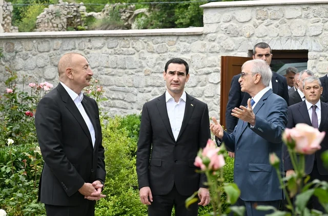 İlham Əliyev və Sərdar Berdiməhəmmədov Şuşada Bülbülün ev-muzeyində olublar - FOTO