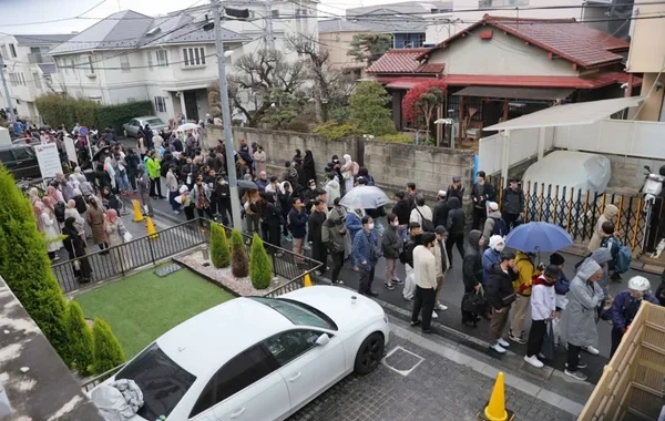 Tokio məscidində bayram namazı beş dəfə qılındı