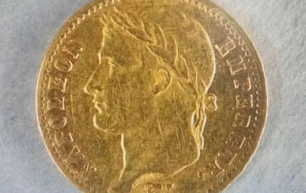 Fransada muzeydən oğurlanan qızıl sikkələr Rusiyada aşkarlandı - FOTO