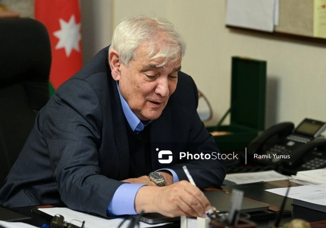 Xalq yazıçısı Kamal Abdulla: "Zamanın özü bəzi insanlardan hesabat alır"