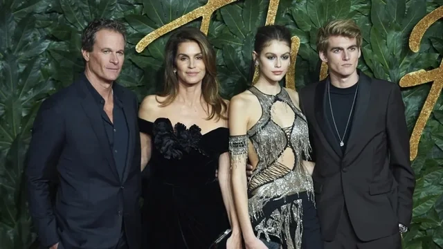 Məşhur supermodelin oğlu 27 yaşında öldü - Foto