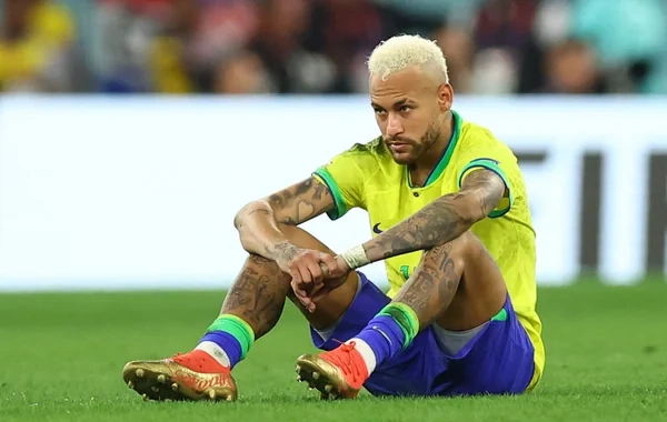 Neymar Braziliya millisindən getdiyini rəsmən bəyan etdi