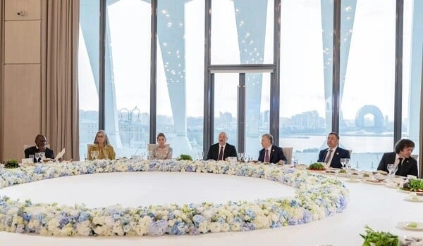 Prezident WUF13-də iştirak edənlərin şərəfinə ziyafət verdi
