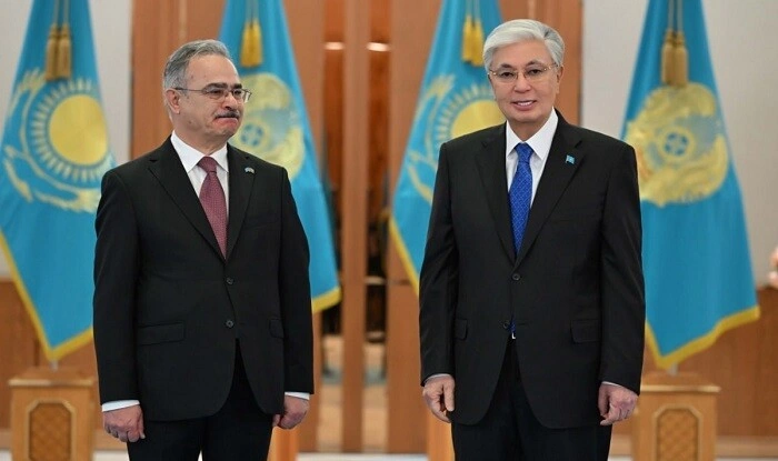 Səfirimiz Tokayevə etimadnaməsini təqdim etdi