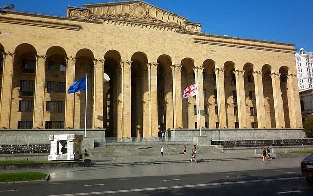 Qonşumuzda universitetlərdə təhsil müddəti azaldılır