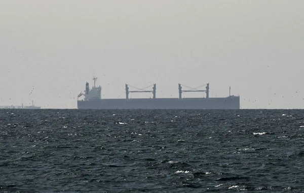 Atəşkəsdən sonra Hörmüz boğazından ilk supertankerlər keçib