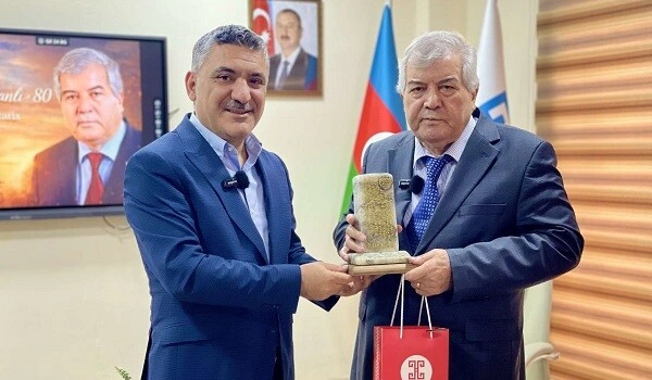 Sabir Rüstəmxanlı “Turan bilgəsi” mükafatına layiq görüldü