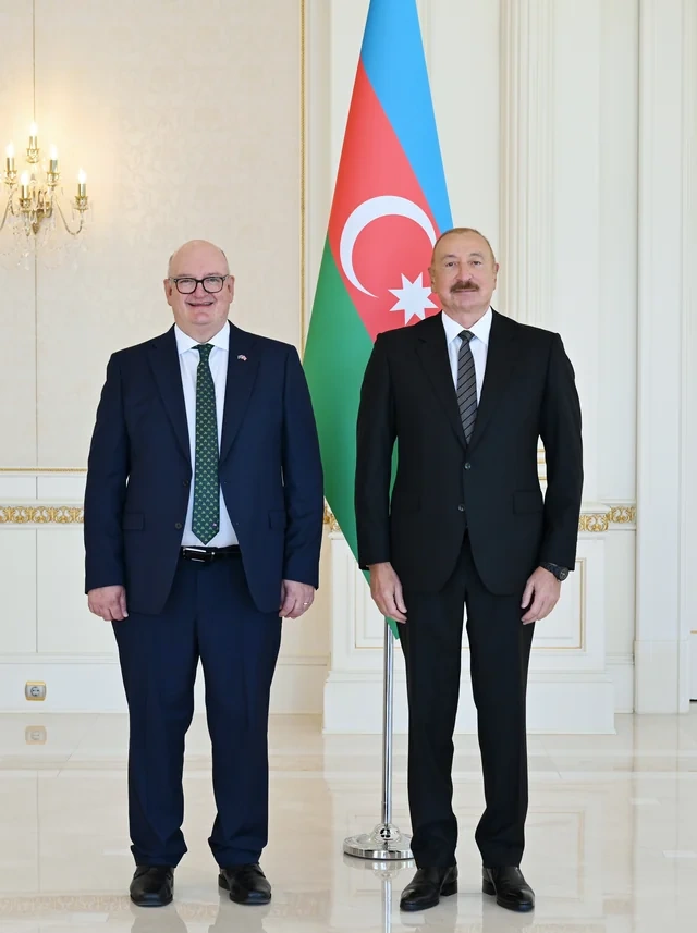 İlham Əliyev Böyük Britaniyanın Azərbaycana yeni təyin olunmuş səfirini qəbul edib - FOTO