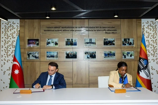 Esvatini kralı "ASAN xidmət"də olub - FOTO