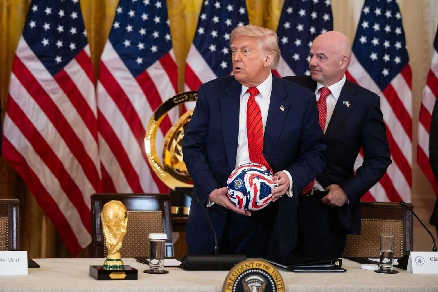 Donald Tramp FIFA Sülh Mükafatına layiq görüldü