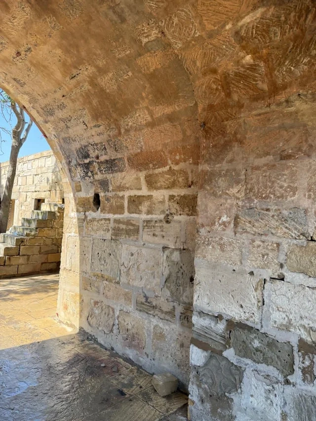 Tarixi karvansaraya qanunsuz müdaxilənin qarşısı alınıb - FOTO