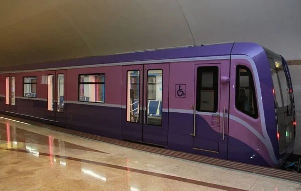 İki metro stansiyasına giriş sabahdan pulsuz olacaq