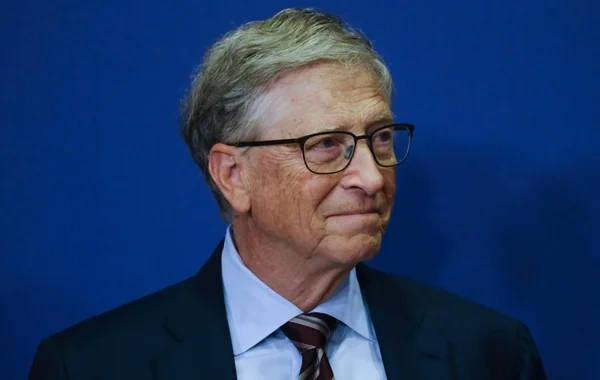 Bill Qeytsdən xəbərdarlıq: "Süni intellekt çoxlu xoşagəlməz sürprizlər yaradacaq"