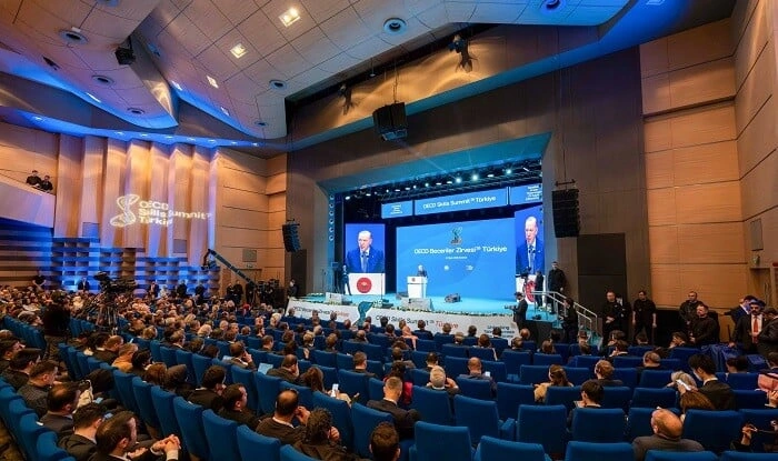 Anar Əliyev Türkiyədə Bacarıqlar Sammitində iştirak etdi