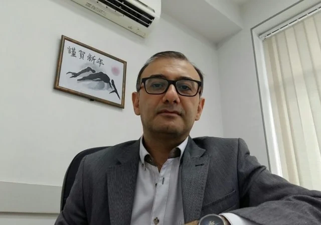 Yüzlərlə kilometr köhnə avtobuslarda: Rayonlara gediş-gəliş niyə sınağa çevrilir?