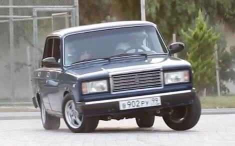 Son zəng günü şagirdlərə maşın icarəyə verənlər... - Video