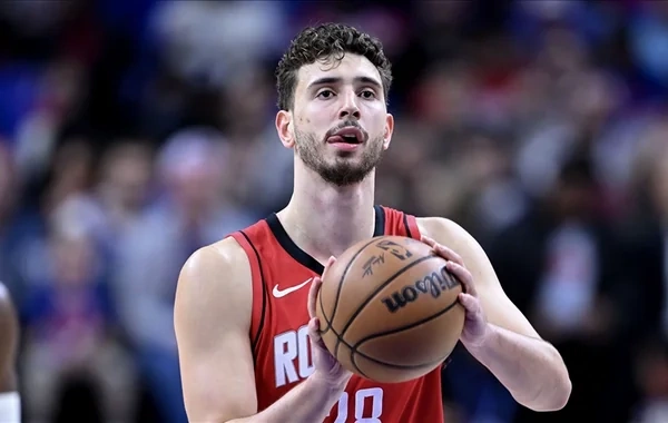 Türkiyəli basketbolçu NBA tarixinə düşdü