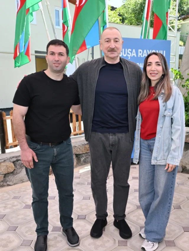 İlham Əliyev Şuşanın Böyük Qaladərəsi kəndində görülən işlərlə tanış olub, sakinlərlə görüşüb