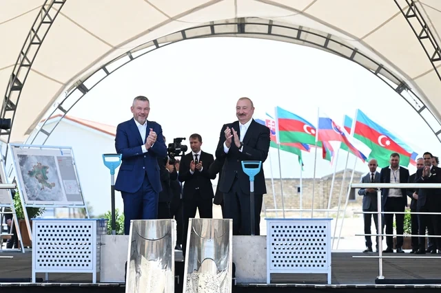 Azərbaycan və Slovakiya prezidentləri Ağdamın Baş Qərvənd kəndində görülən işlərlə tanış olublar - FOTO - VİDEO