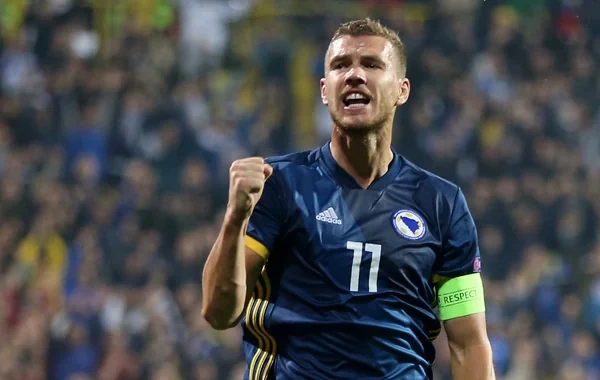 Edin Cekonun millidə son oyunu: Ulduz futbolçu ilə belə vidalaşdılar - Video