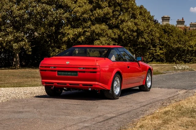 36 il ərzində cəmi 965 km sürülən nadir "Aston Martin Vantage Zagato" satışa çıxarılıb