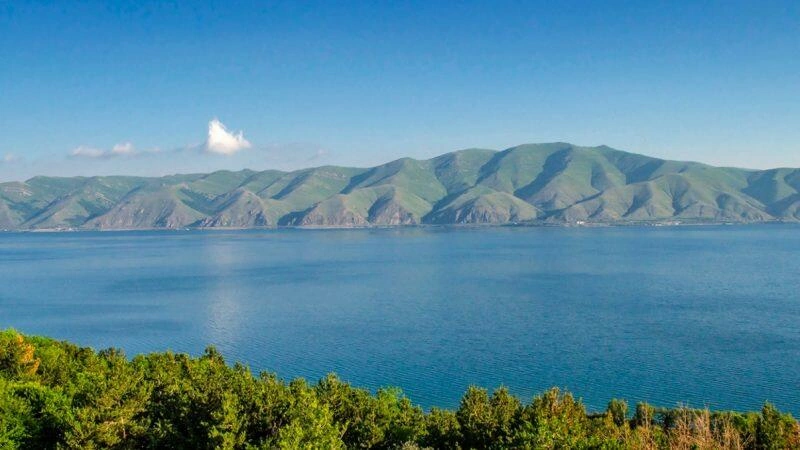 Ermənistan bu türk ölkəsi ilə Göyçə gölünü müzakirə etdi