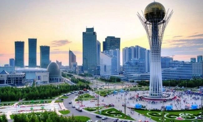 Ekzit-poll: Qazaxıstanlılar yeni Konstitusiyanı dəstəklədi