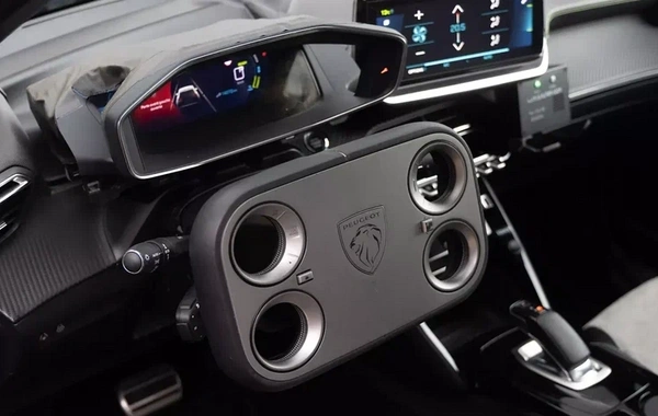 Yeni "Peugeot" avtomobillərində dördbucaqlı sükanlar quraşdırılacaq