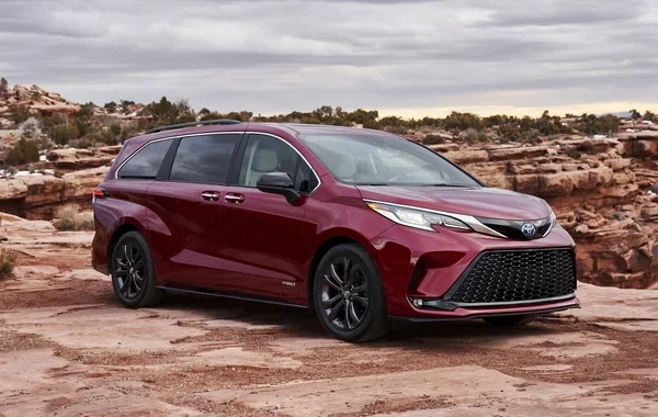 "Toyota" 200 mindən çox avtomobilini geri çağırır - Səbəb
