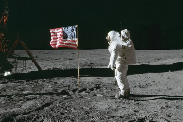 Pentaqon Aya uçan ilk astronavtlardan birinin UNO ilə bağlı ifadələrini yayıb - FOTO
