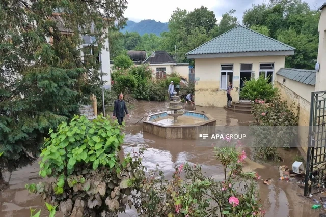 Qəbələdə sel: Bəzi həyətləri su basdı - FOTO