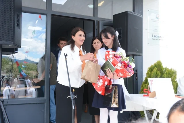 Kəlbəcərdə tək məzun üçün "Son zəng" keçirildi - FOTO