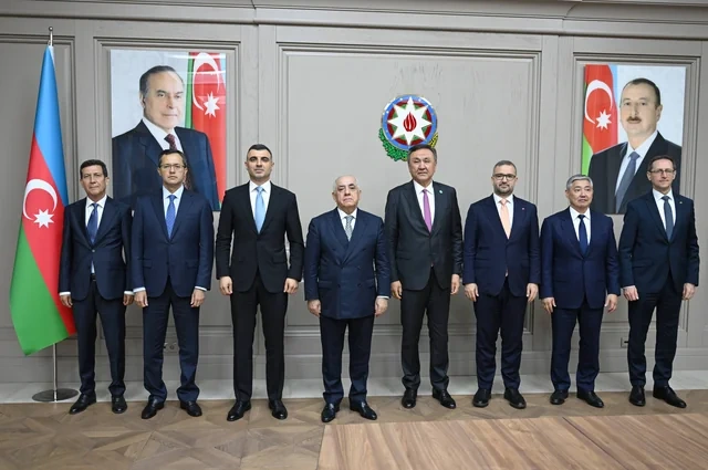 Əli Əsədov TDT Mərkəzi Banklar Şurasının iştirakçıları ilə görüşüb - FOTO