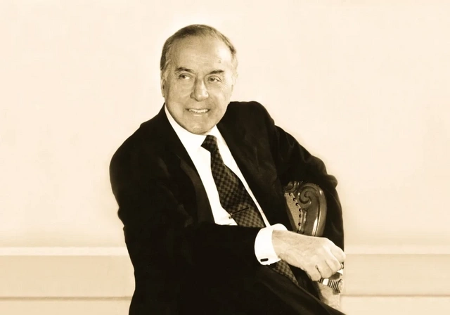 Müasir Azərbaycanın banisi - Ölkəmiz ulu öndərin miras qoyduğu təməllər üzərində yüksəlir