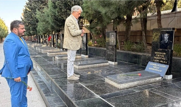 Yuşenko Şəhidlər xiyabanını ziyarət etdi