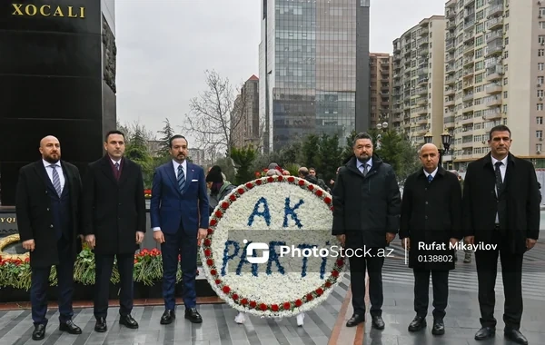 Ərdoğanın müavini "Ana harayı" abidəsini ziyarət edib