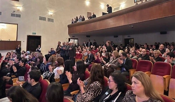 Naxçıvan teatrı Bakıya gəldi, bu tamaşa üçün…