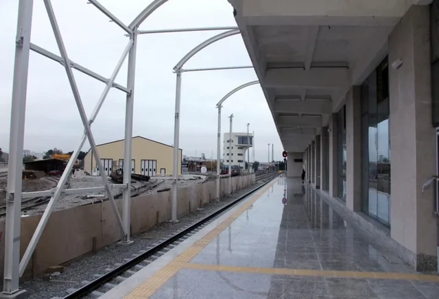 Bakı metrosunda sovet ad və simvolları niyə dəyişdirilmir? - ARAŞDIRMA