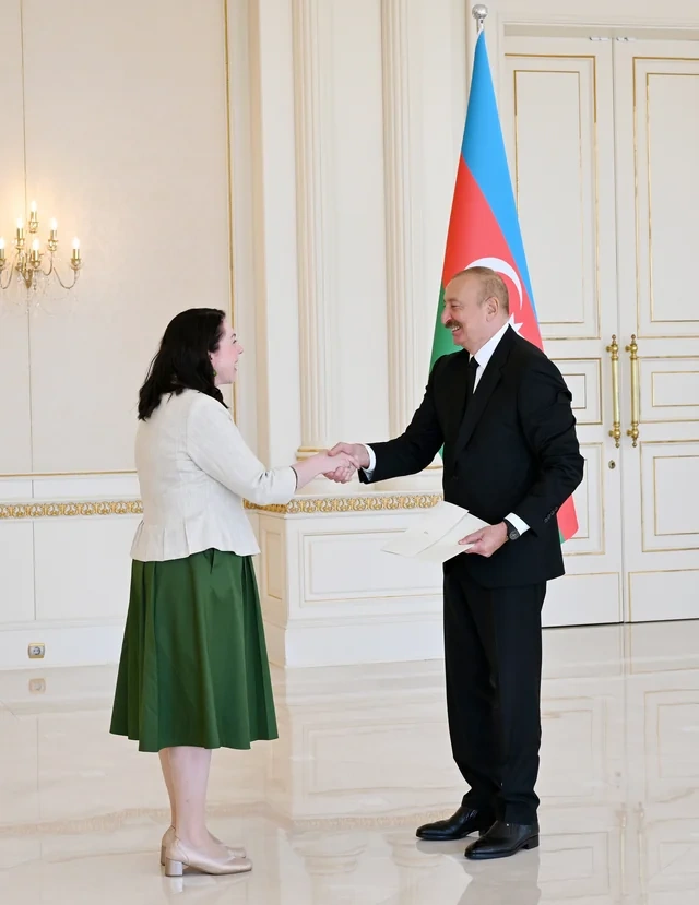 Prezident İrlandiyanın Azərbaycana yeni təyin olunmuş səfirini qəbul edib - FOTO