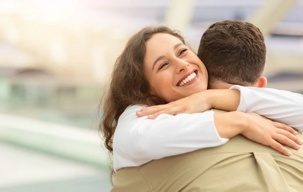 20 saniyəlik möcüzə: Qucaqlaşmaq sağlamlığımıza necə təsir edir?