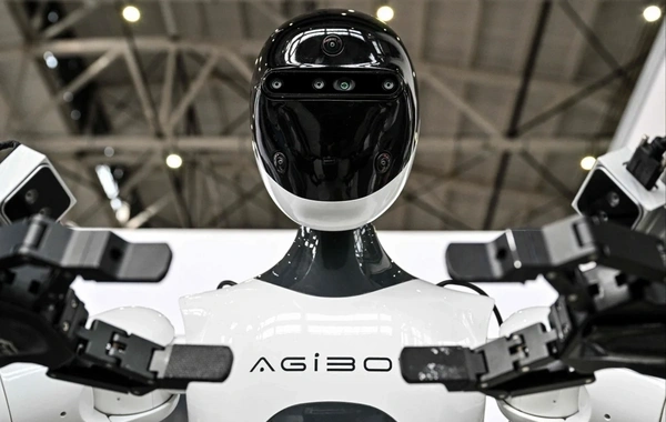 Çin şirkəti dünyanın ilk robot "oynaqları" fabrikini açıb
